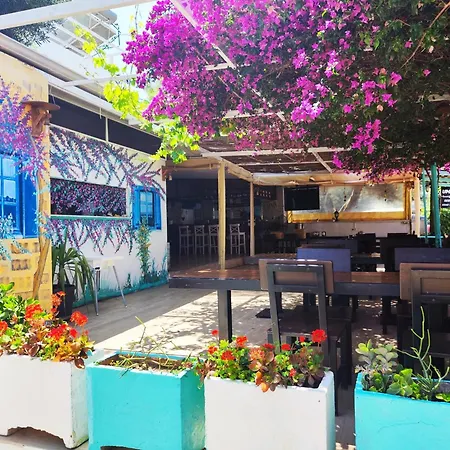 Umayra Hotel
